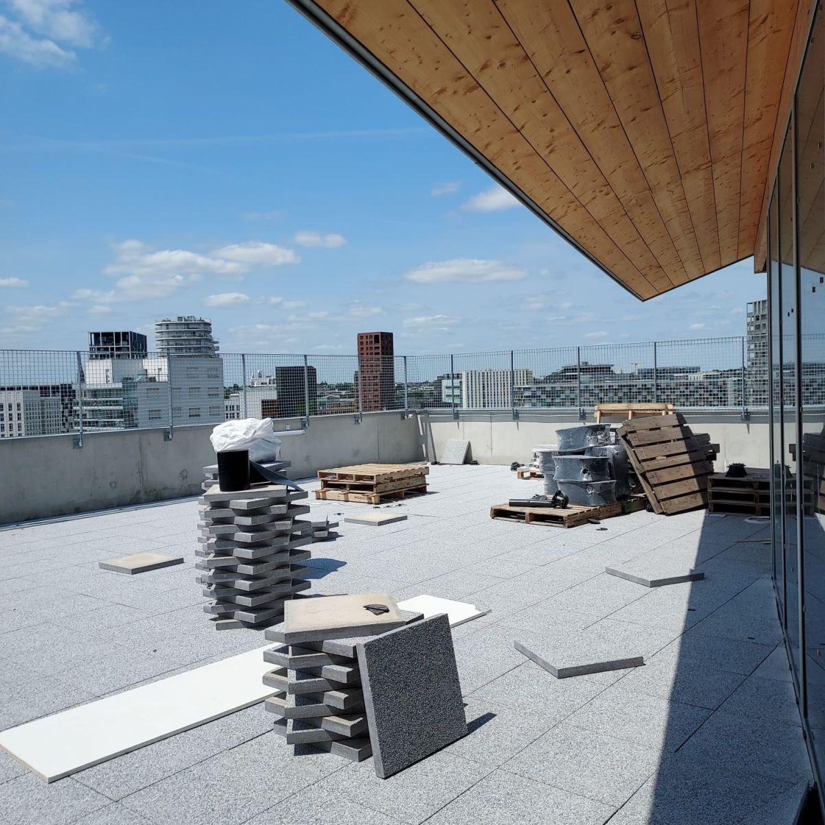 terrasse hôtel auberge de jeunesse 9 ème étage vue sur la ville Nantes