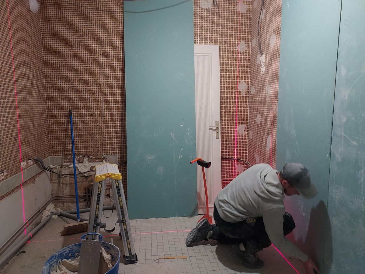 salle de bains en cours de rénovation Dinan