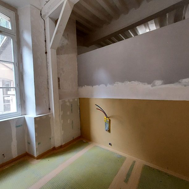 phase chantier salle de bains rénovée appartement 18ème siècle rennes